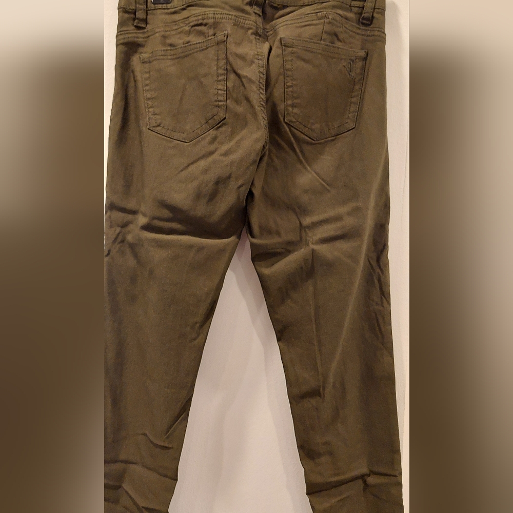 Green Slim Fit Jeans with Modern Appeal - Picture 5 of 7